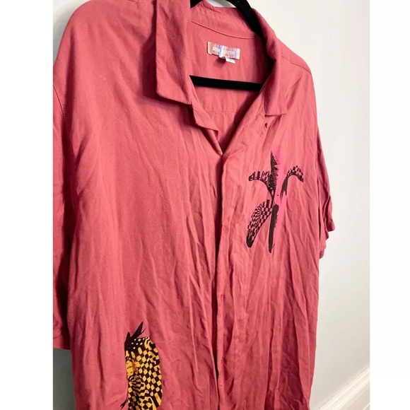 Urban Outfitters
Button Down Pop Art Men's Shirt XL - Picture 10 of 15